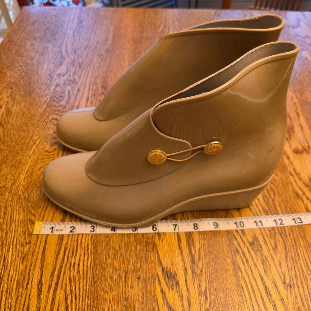 Patten Place Womens L Taupe Patent Wedge Heel Rain Boots Ankle Galoshes Button